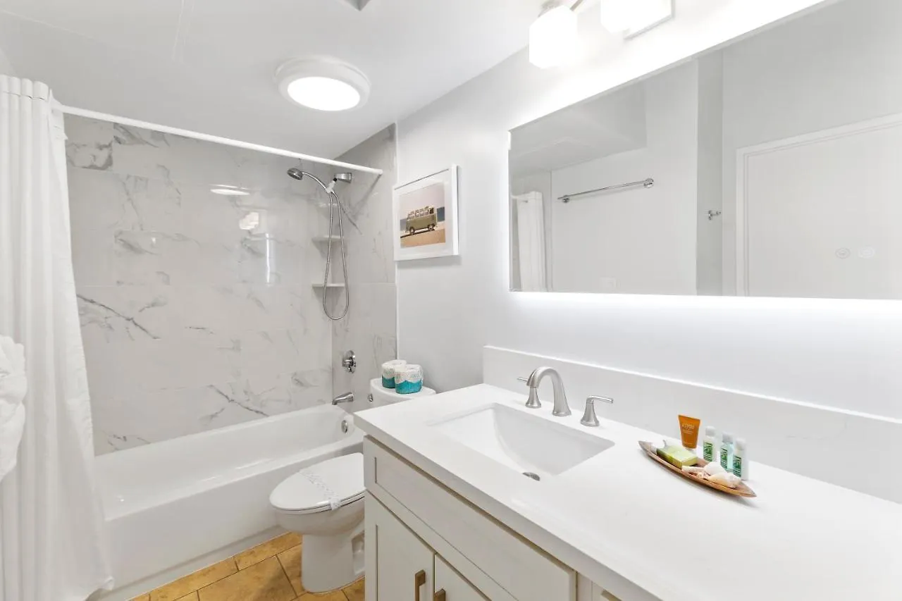 Апартаменты Upscale Penthouse With Ocean Views & Free Parking! Гонолулу