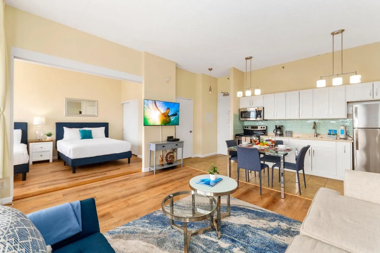 Апартаменты Upscale Penthouse With Ocean Views & Free Parking! Гонолулу США