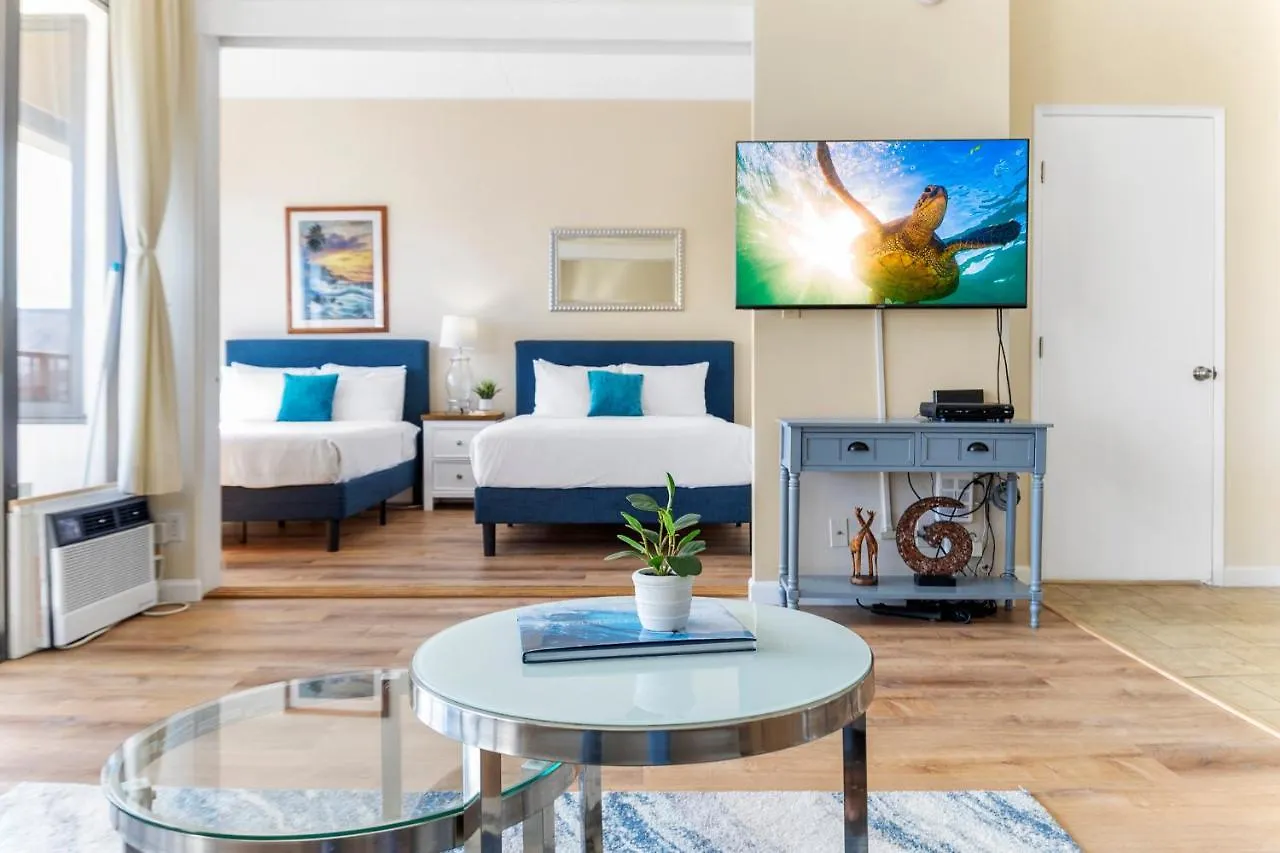 Upscale Penthouse With Ocean Views & Free Parking! Apartment Honolulu