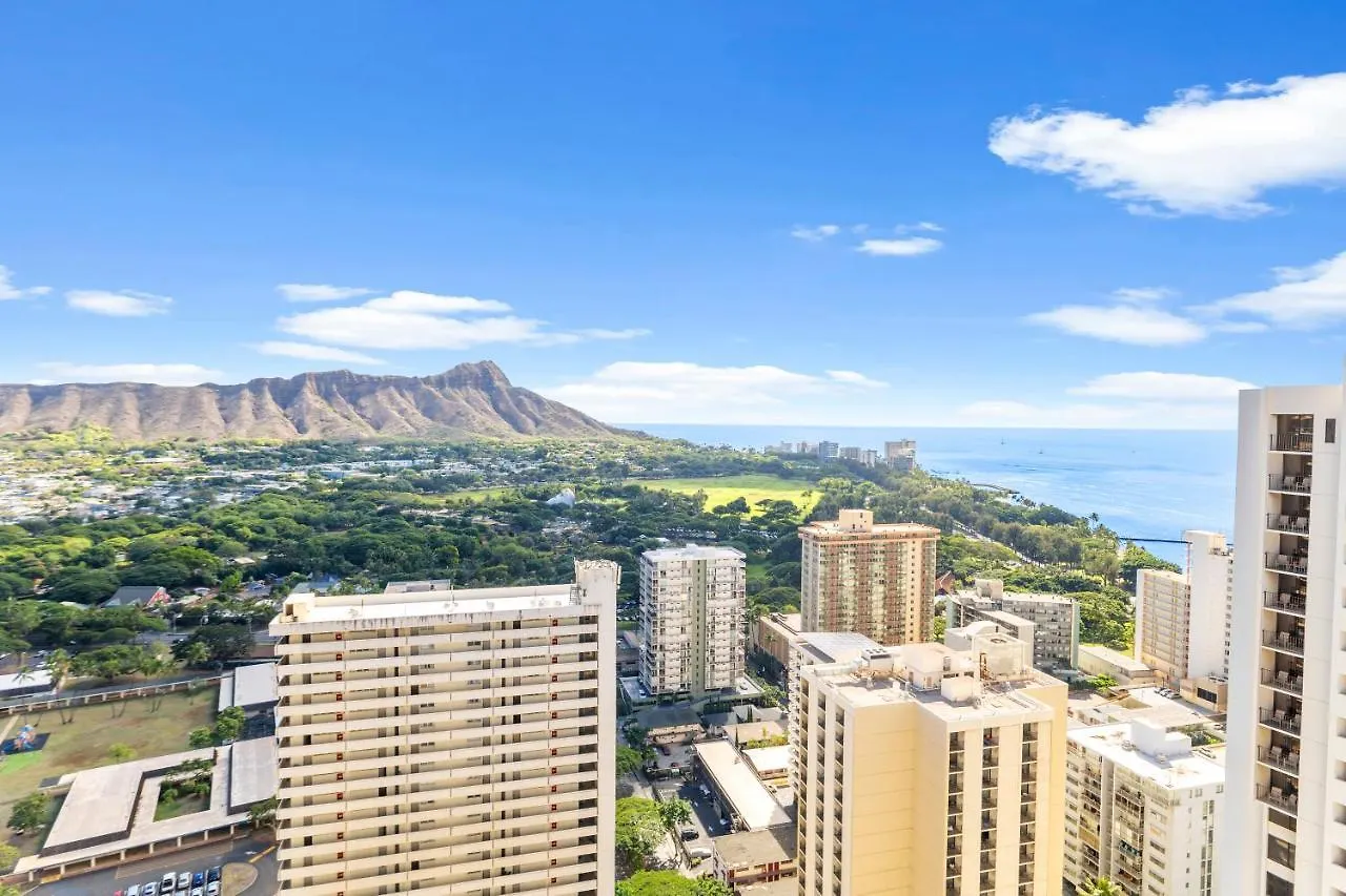 Upscale Penthouse With Ocean Views & Free Parking! Apartment Honolulu United States