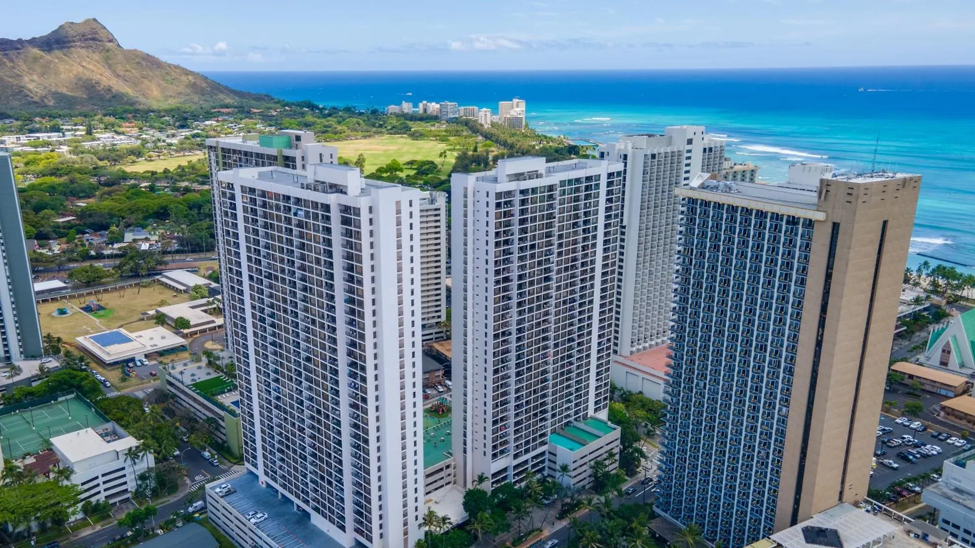 Апартаменты Upscale Penthouse With Ocean Views & Free Parking! Гонолулу США