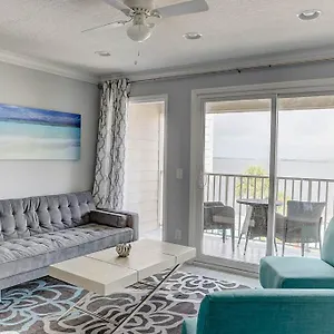  Apartment 410-gorgeous Views, Waterfront, Wifi, Pool And Close To Bucs Stadium United States